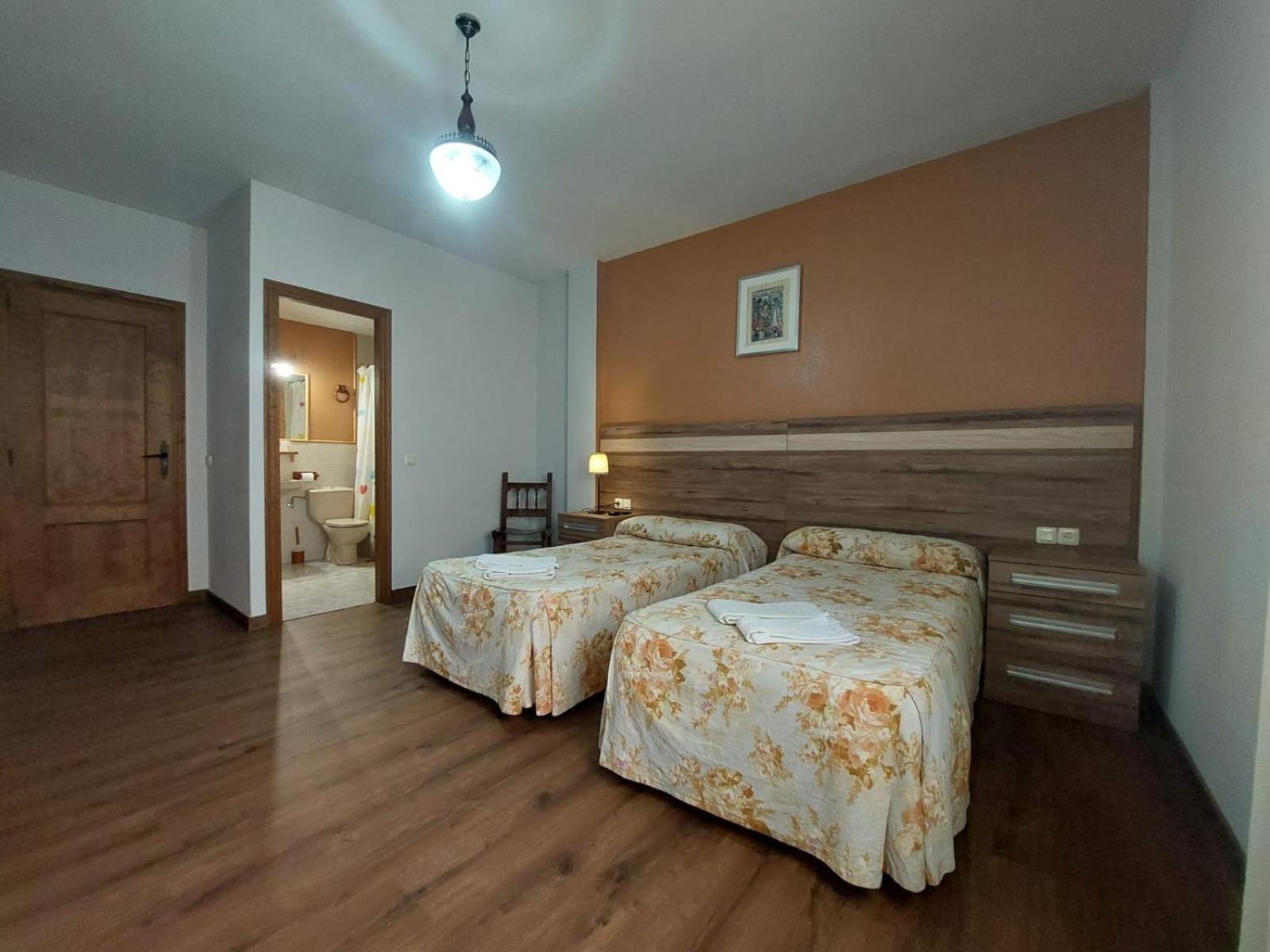 Hostal Restaurante Villa De Sepúlveda Dış mekan fotoğraf