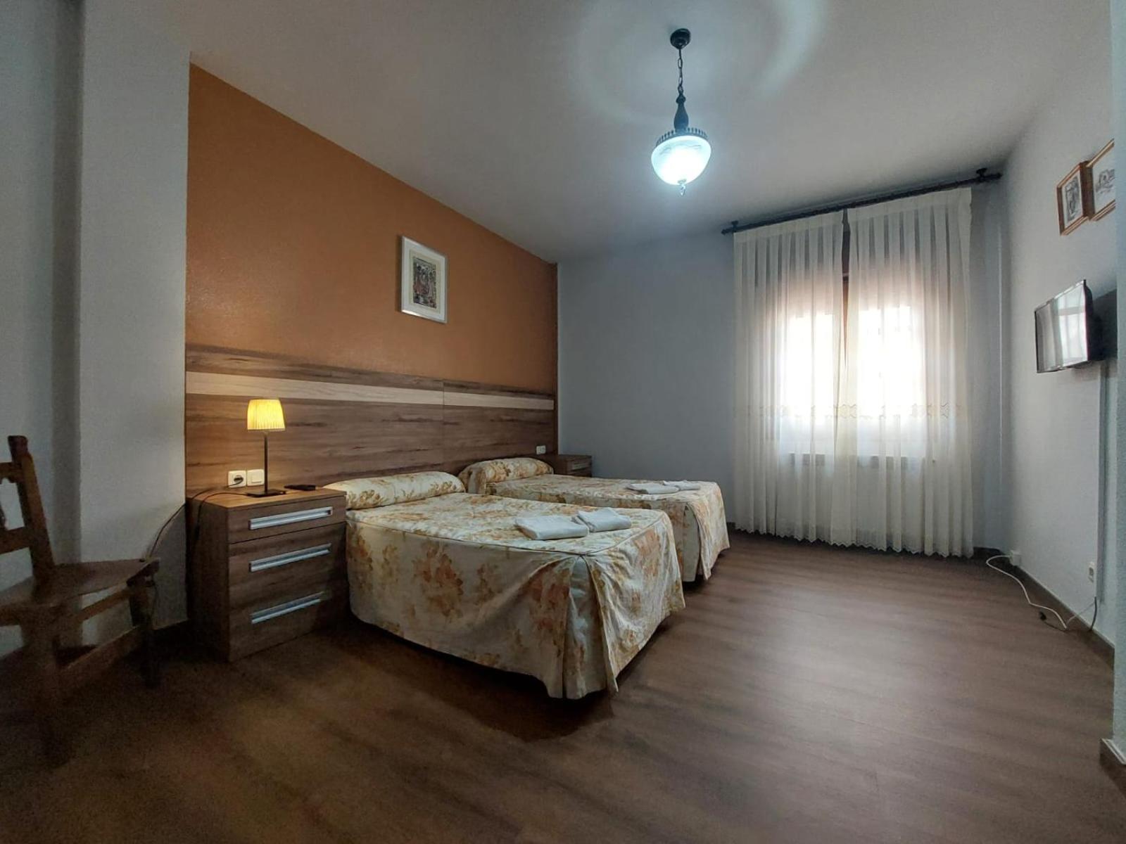 Hostal Restaurante Villa De Sepúlveda Dış mekan fotoğraf