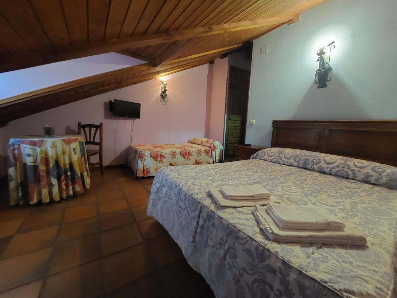 Hostal Restaurante Villa De Sepúlveda Dış mekan fotoğraf